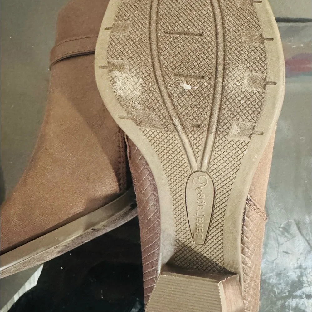 Women's Brown Ankle Boots - Picture 5 of 7
